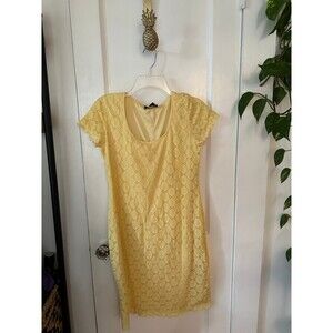 Ronni Nicole Women’s size 10 Yellow Dress